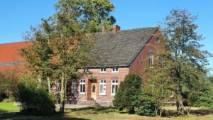 Resthof-Naehe-Wittmund-Haus-aussen-Jens-Wilken-NAW